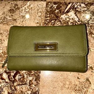 Green Wallet